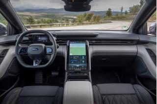 Νέες, πιο προσιτές εκδόσεις για τα Ford Explorer και Capri